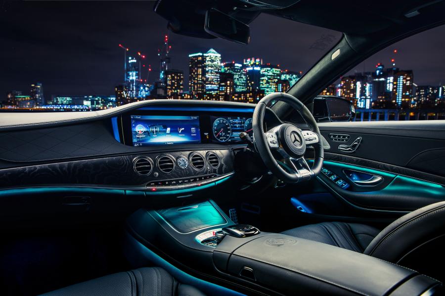 Торпедо Mercedes-AMG S63 4Matic+ Lang (V222) 2017 года  (UK) (фото 11 из 40)